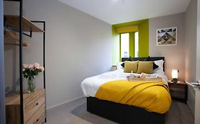 Beautifully Refurbished Apt Great Location - Slps2